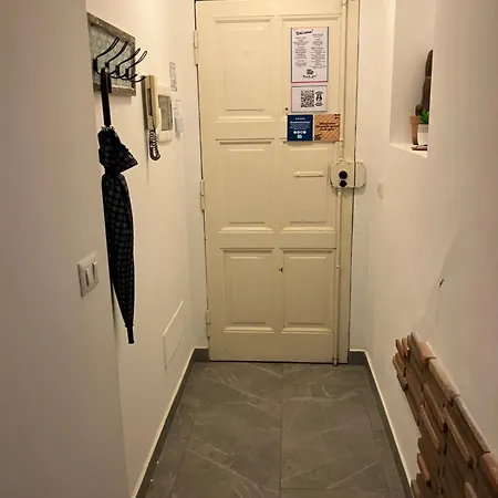 Saia's Flat