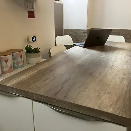 Saia's Flat Appartamento